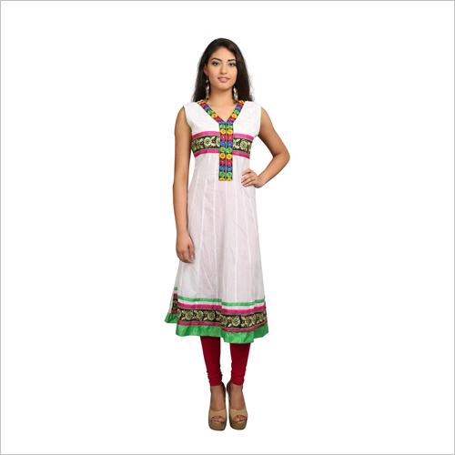 महिलाओं के कुर्तियाँ