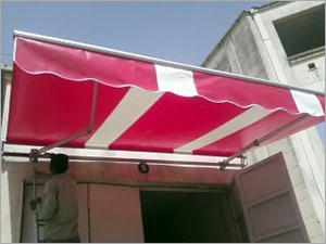 फोल्डिंग डोर शेड