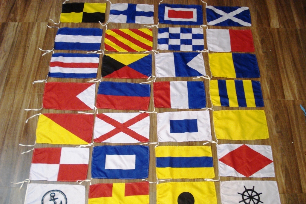 U.s. Navy Signal Code Flag Set - Set Of 26 Flag