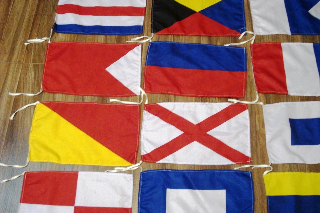 U.s. Navy Signal Code Flag Set - Set Of 26 Flag