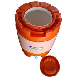 इन्सुलेटेड प्लास्टिक वॉटर कैम्पर