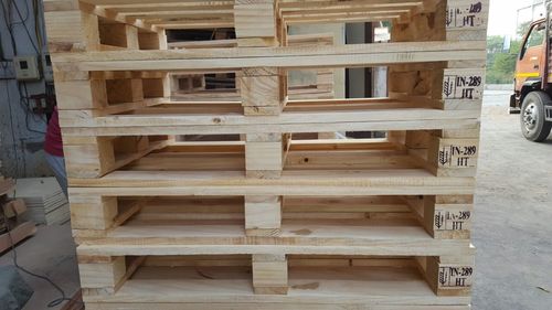 पाइनवुड पैलेट