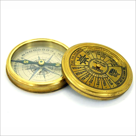 पीतल कम्पास