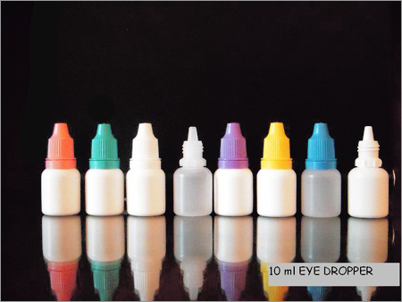 आंखों की बूंद डालने वाला