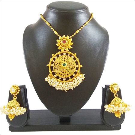 डिजाइनर हार सेट