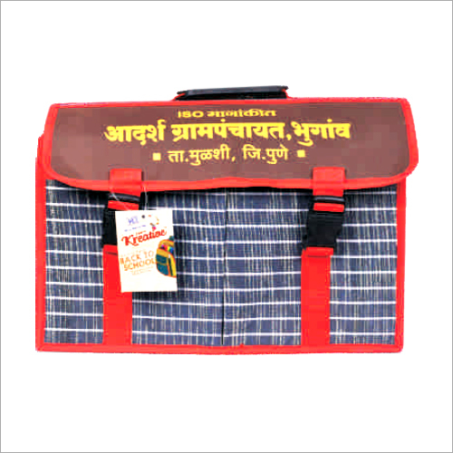 पारंपरिक स्कूल बैग