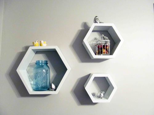 देसी कारीगर दीवार पर लगने वाली शेल्फ षट्भुज आकार की 3 सफेद दीवार वाली अलमारियों का सेट