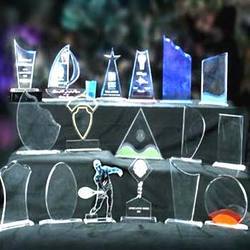 अक्रेलिक स्मृति चिन्ह