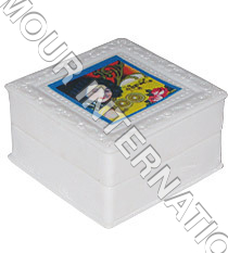 भौंहों को थ्रेडिंग करने के लिए पाउडर