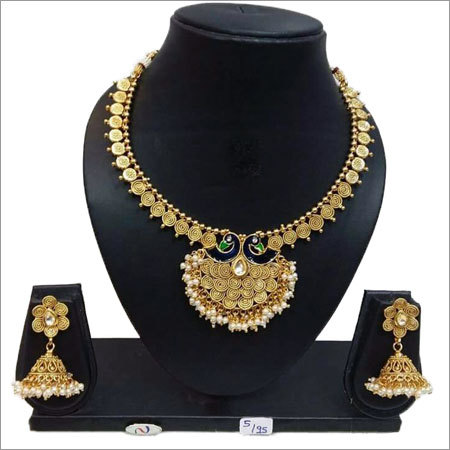 नेकलस सेट