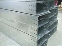 छिद्रित केबल ट्रे