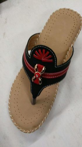 महिलाओं की चप्पल