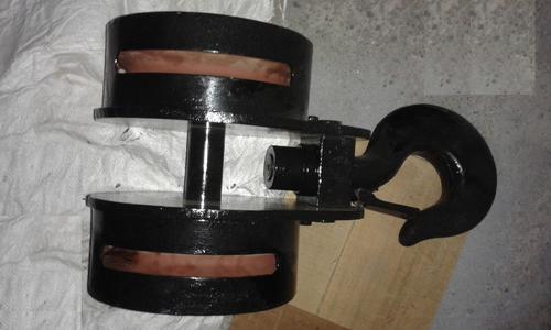 Crane Hook Lifting Capacity: 100 Metric Ton