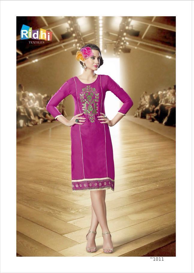 Maroon Show Stopper