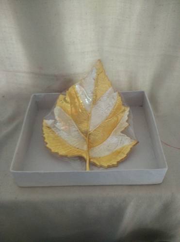 सिल्वर गोल्ड प्लेटेड पत्ते