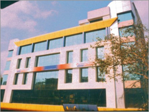 आर्किटेक्चरल ग्लेज़िंग