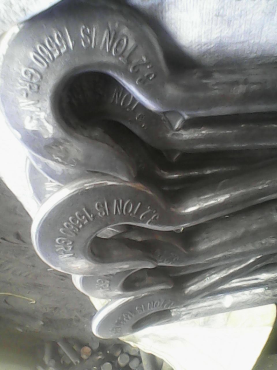 Threaded Shank Hook Application: Machine Parts