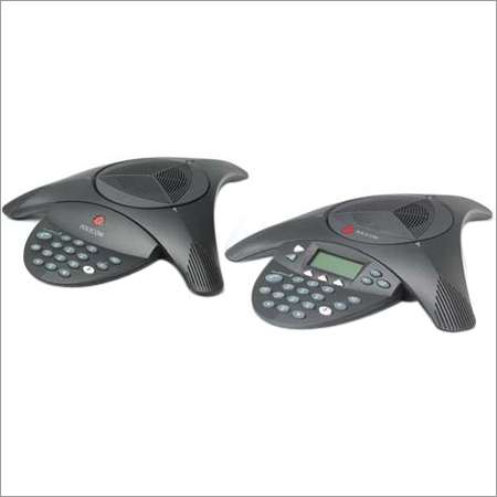 Polycom Sound Station2 एक उच्च गुणवत्ता वाली फिक्स्ड-लाइन कॉन्फ्रेंस फोन है जो स्पष्ट वॉयस कम्युनिकेशन के लिए डिज़ाइन किया गया है। इसमें चार्जिंग और प्लग-एंड-टेलिफोन कनेक्शन के लिए सुविधाएँ हैं, जो इसे व्यवसायिक उपयोग के लिए आदर्श बनाती हैं।