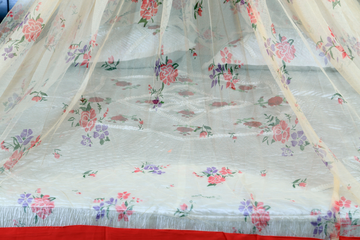 Circular Mosquito Net Age Group: Adults