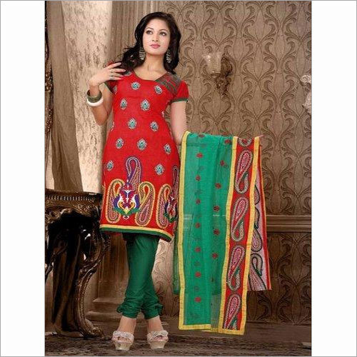 विशेष महिला सूट