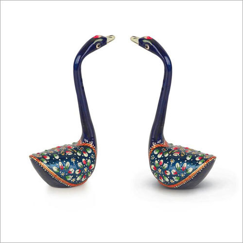 पक्षियों की मूर्तियां