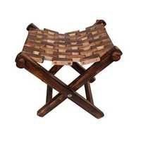 देसी करीगर लकड़ी का फ़ोल्ड करने योग्य स्टूल/कुर्सी/टेबल प्राकृतिक लकड़ी से बना है