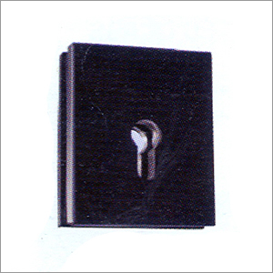 ओवरपैनल पैच फ़िटिंग