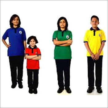 बच्चों का स्कूल यूनिफॉर्म