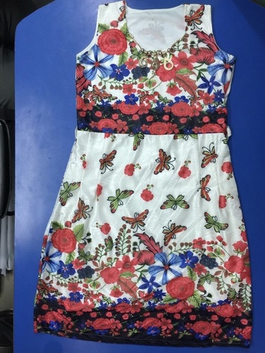 महिलाओं का डिज़ाइनर टॉप