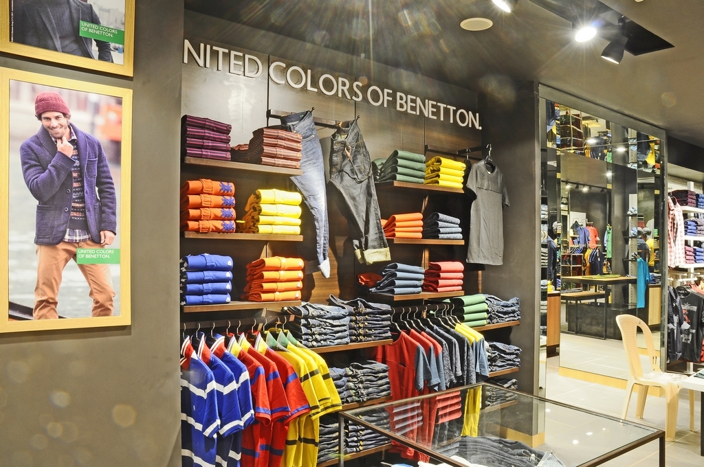 Cloths Display Racks