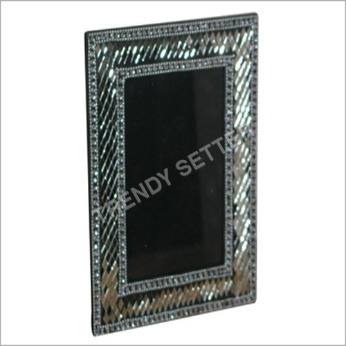 लकड़ी का फोटो फ्रेम