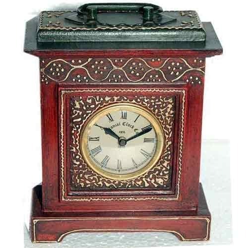 सजावटी शास्त्रीय घड़ी