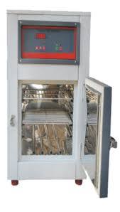 Oven Universal (Memmert Type With Digital Controller) Application: Laboratory