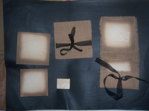 पुराने लुक वाला शादी का कार्ड जूट फैब्रिक लिफाफे के साथ