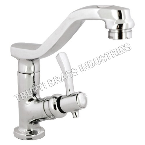 स्टेनलेस स्टील स्वान नेक पिलर कॉक फ्लैंग के साथ