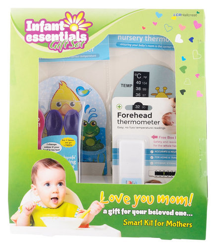 LCR Hall Crest शिशु आवश्यक उपहार सेट