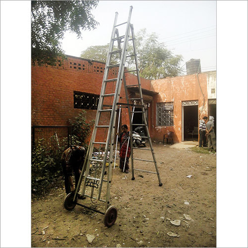 स्वयं समर्थित सीढ़ी