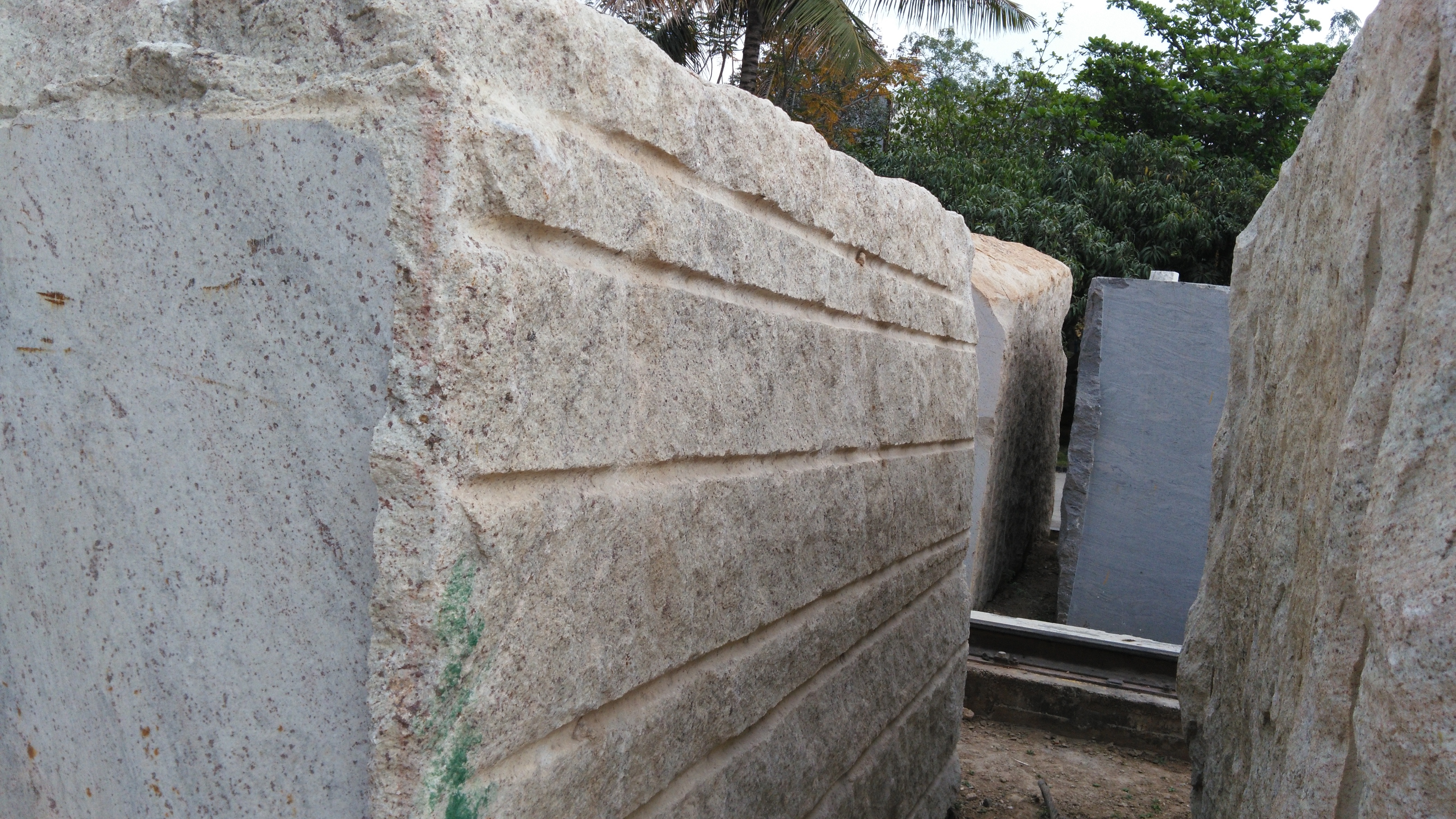 Amba White Granite - Polished Slabs 270-300cm X 160-200cm | Gleaming And Alluring Pattern, Ideal For Flooring And Kitchen Tops