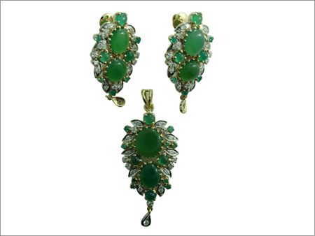 हीरे जड़े हार सेट