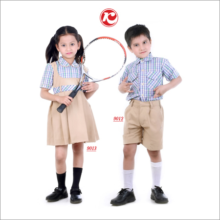 स्कूल यूनिफार्म