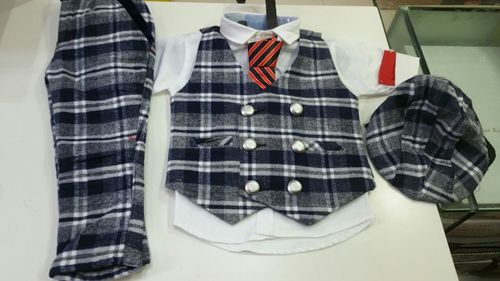 Kids T-Shirts - Cotton, Size S/XS, White and Black | Breathable, Washable, Soft Texture, Perfect Fit, Stylish Design