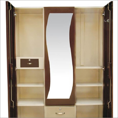 लकड़ी की अलमारी