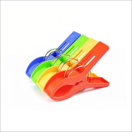 प्लास्टिक क्लिप