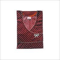 रेड प्रिंटेड नाइटी