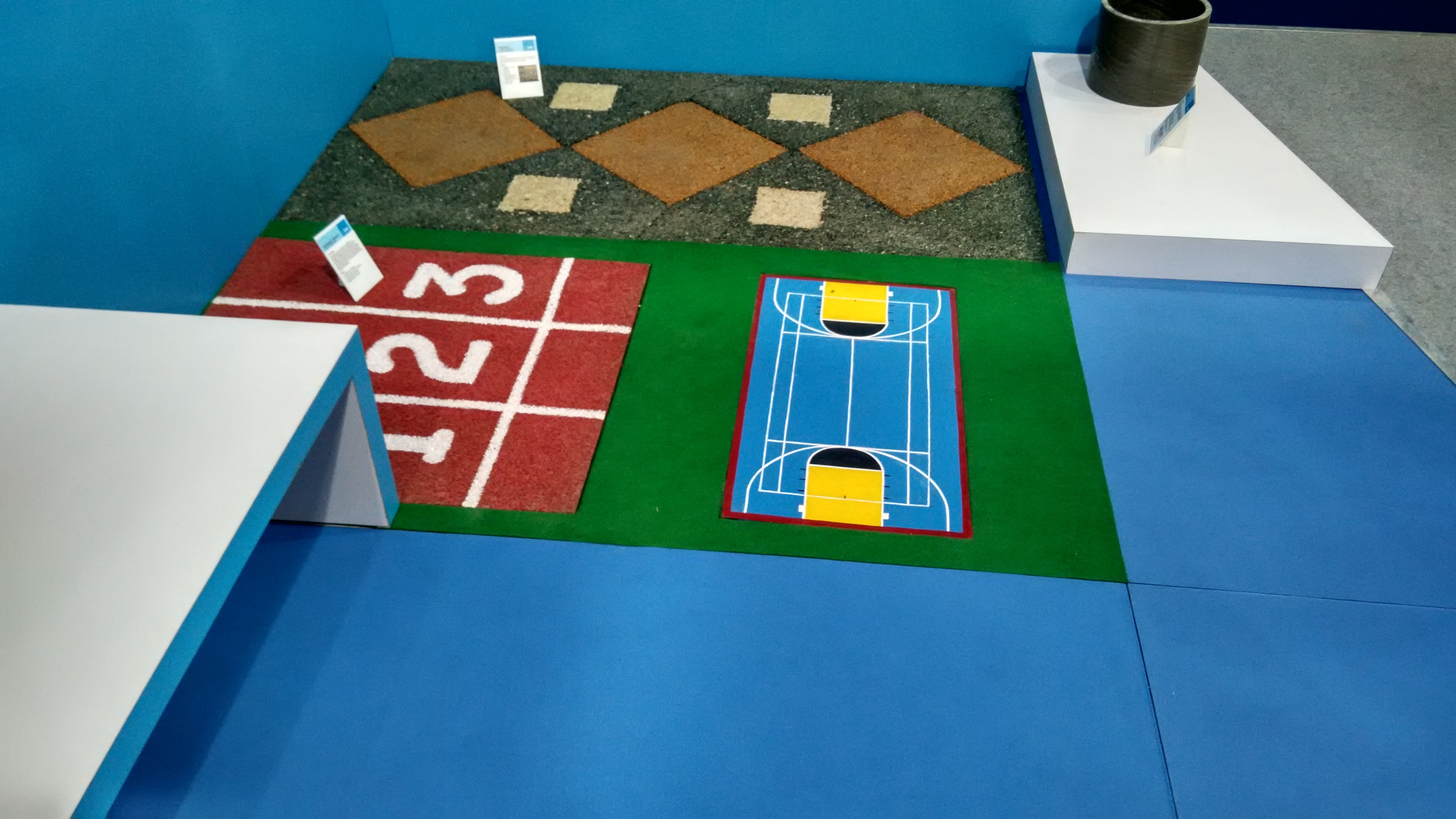 Pu Sports Track - Color: Multicolored