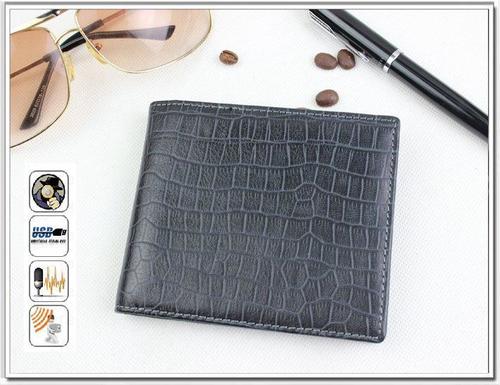 पुरुषों के बटुए में स्पाई कैमरा