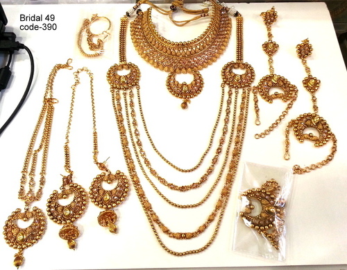 ब्राइडल सेट