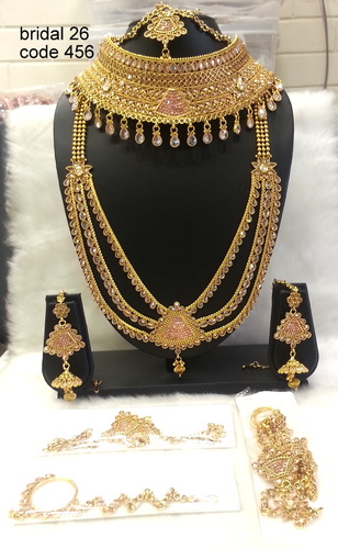 ब्राइडल सेट