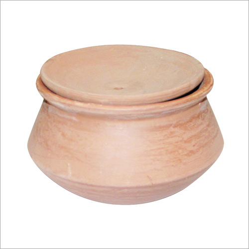 मिट्टी की बिरियानी हंडी