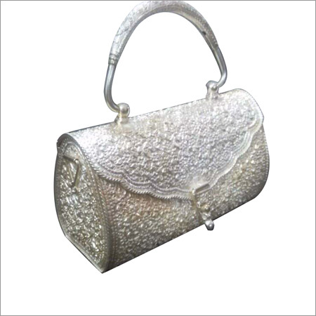 चांदी के दस्तकारी बैग
